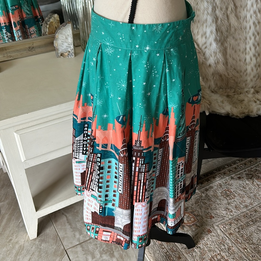 Dresstore Green NYC New York Skyline Landmark Pleated pinup retro Skirt L - Picture 7 of 12